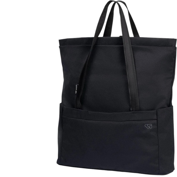 WAYB Ready to Roam Tote in black - Picture 4 of 7
